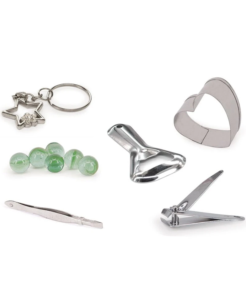 Holly Red And Green Christmas Crackers Pack Of 50 4 Holly Red And Green Christmas Crackers Pack Of 50 - Image 2